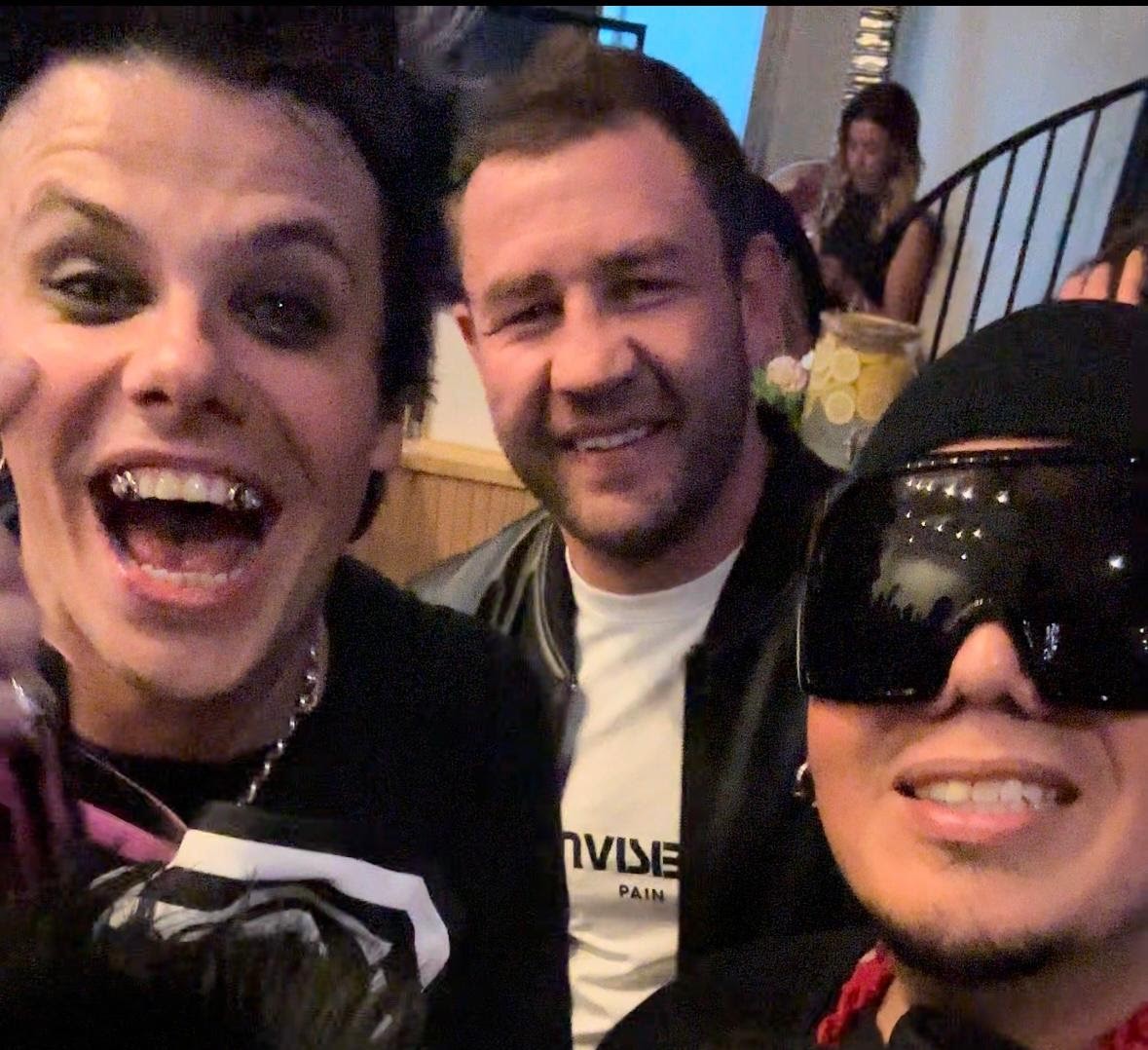 Yungblud Receives Custom Boxing Outfit from Renowned Boxing Designer Javier Zinzun